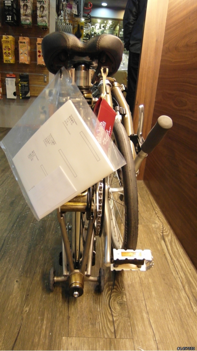 比例完美 優雅的車身線條 2012 Brompton & 2012 Brompton 清漆 Ti 版 眾多車友開箱改裝來分享