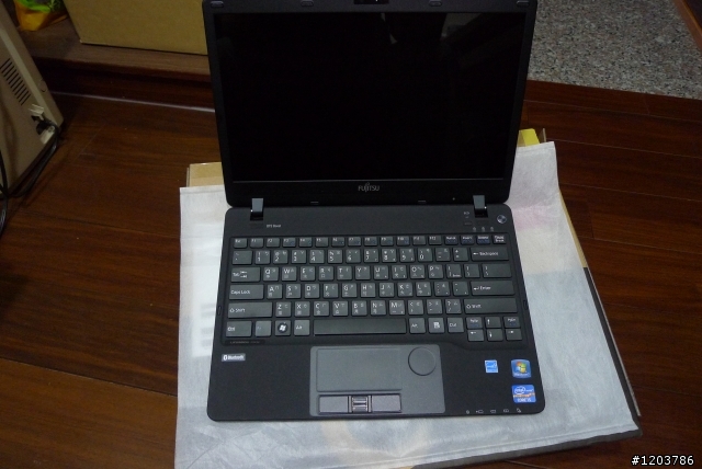 【開箱】Fujitsu SH771簡單開箱