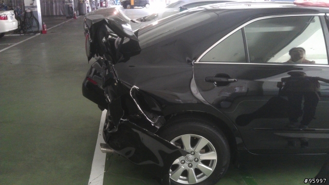 Camry變掀背車又一彈 (被肇逃)