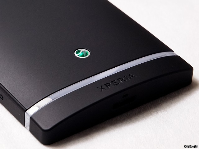 Xperia S 玩了一天終於可以抽空來簡單開箱一下