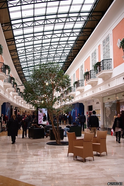 【西西分享】法國DAY5-香檳酒廠 (Moët & Chandon)、Outlet (La Vallée Village)