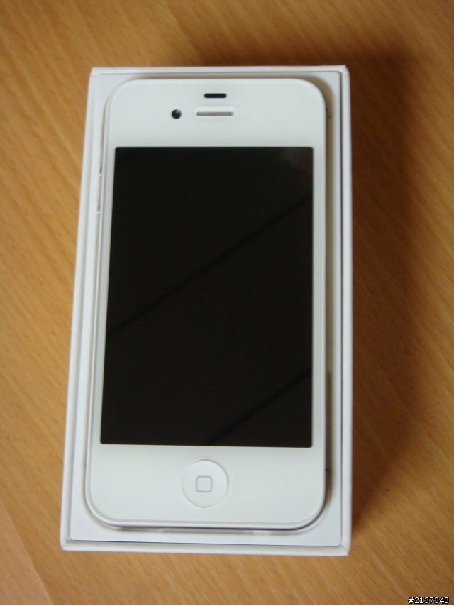 (開箱)不一樣的iPhone4S !!