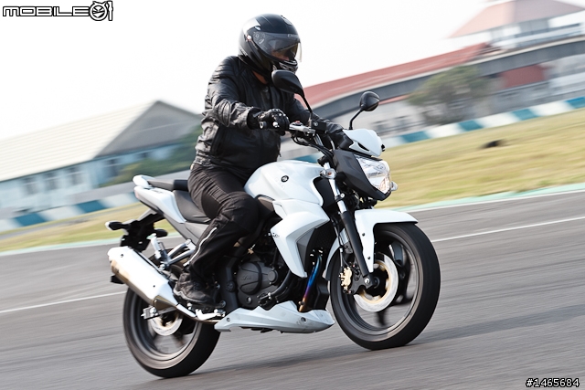 【採訪】SYM T2 挑戰大鵬灣賽道、Maxsym 400i ABS 正式亮相！