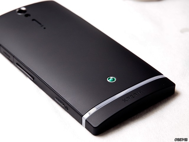 Xperia S 玩了一天終於可以抽空來簡單開箱一下