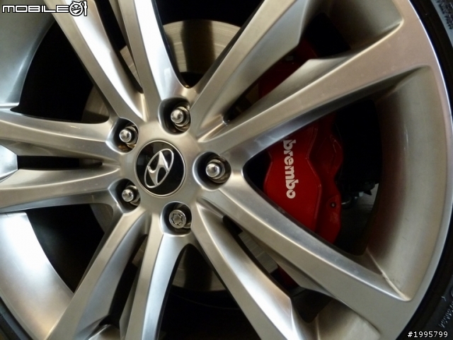 冷門車延遲開箱+10個月駕駛心得分享--2011 Genesis coupe