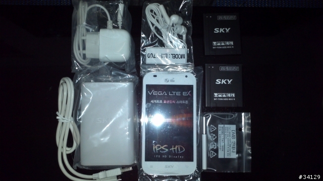 SKY Vega LTE A820L 也來開箱