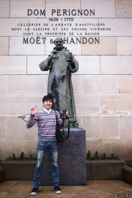 【西西分享】法國DAY5-香檳酒廠 (Moët & Chandon)、Outlet (La Vallée Village)