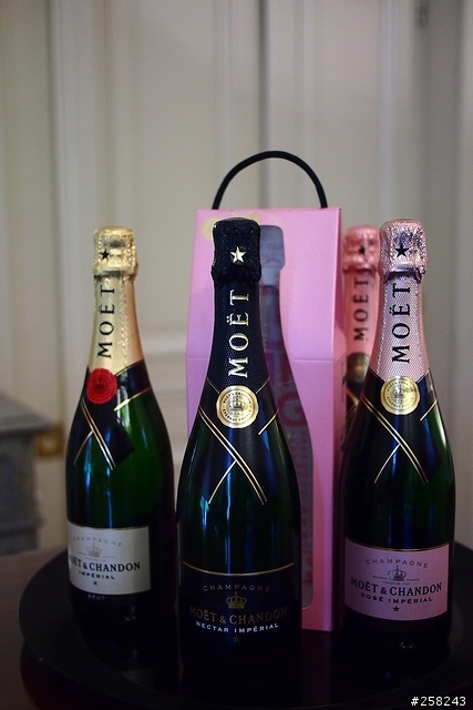 【西西分享】法國DAY5-香檳酒廠 (Moët & Chandon)、Outlet (La Vallée Village)
