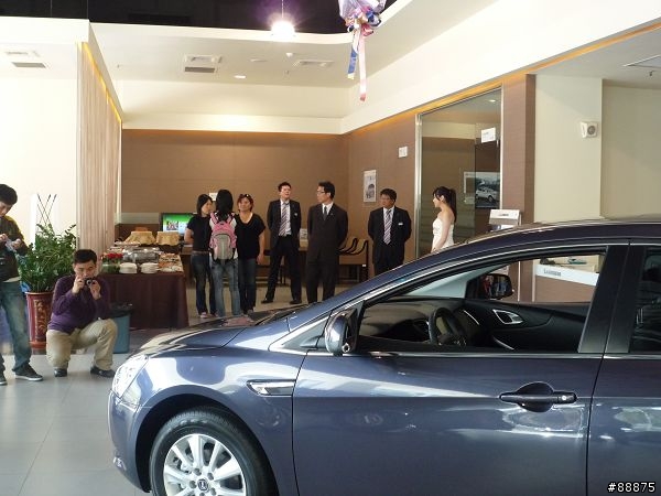 分享 3/4 LUXGEN 5 Sedan高雄預先賞車會
