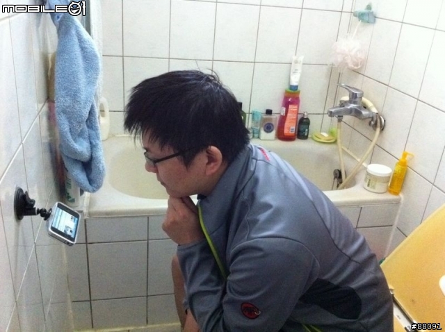 【分享】【隨立殼】多了腳架孔,生活大不同,iPhone導航攝影保護殼大作戰(4/13更新吊掛應用)
