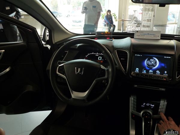 分享 3/4 LUXGEN 5 Sedan高雄預先賞車會