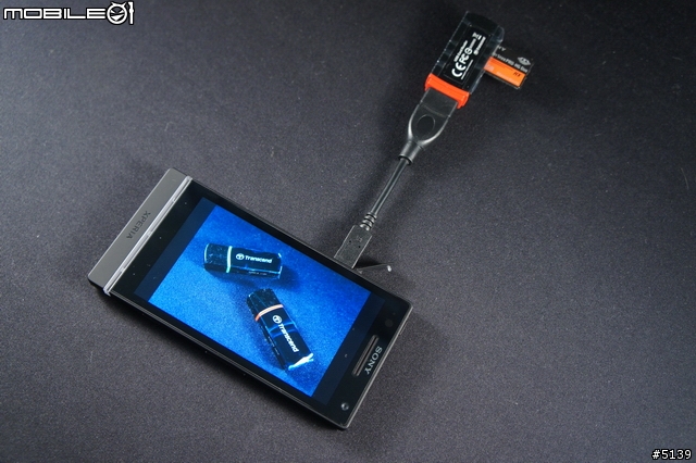 創見USB讀卡機支援USB OTG,隨時上傳單眼相機相片!
