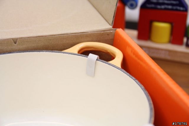 不專業的開箱,新入手的 法國 LE CREUSET 20cm 鑄鐵鍋具 橘色的