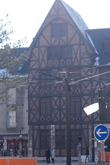【西西分享】法國DAY1~2---沙特爾Chartres、奧爾良Orleans、杜爾Tours