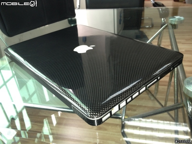 新款MacBook PRO...碳纖殼
