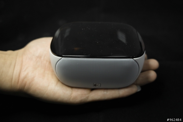 Logitech Mini BoomBox 開箱