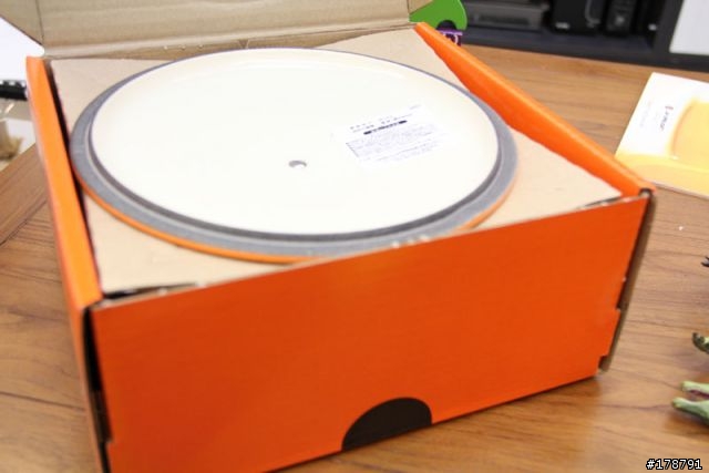 不專業的開箱,新入手的 法國 LE CREUSET 20cm 鑄鐵鍋具 橘色的