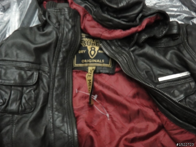 原來女孩子穿Superdry club65也一樣很好看,附上實穿照,同場加映CK米色皮衣