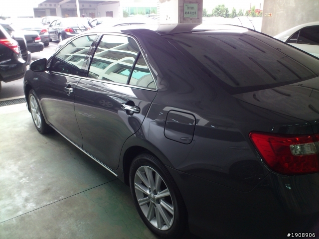 Camry Hybrid - 老爸的新車簡易開箱(3/7更新這兩天狀況)