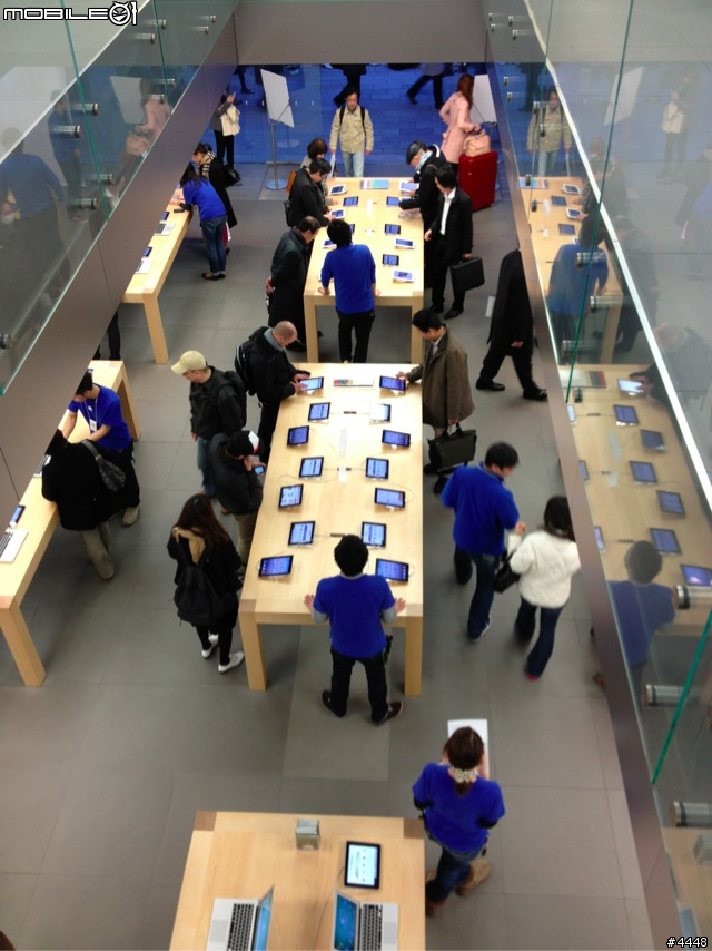 The New iPad 日本Apple Store 銀座店排隊分享