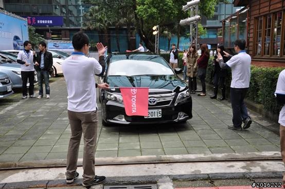 今天早上參加CAMRY HYBRID 2.5省"錢"競賽~圖多