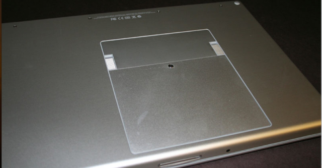 iPad2的外殼V.S.2006 年的Macbook Pro的外殼