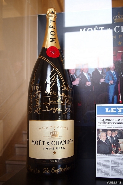 【西西分享】法國DAY5-香檳酒廠 (Moët & Chandon)、Outlet (La Vallée Village)