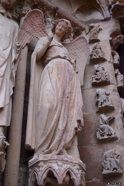 【西西分享】法國DAY4-普羅萬Provins、漢斯Reims