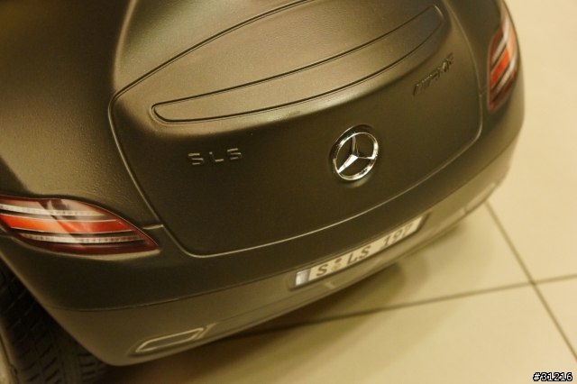 兒子的第一台賓士SLS AMG