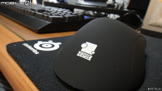 ZOWIE CELERITAS、EC1 EVO、STEELSERIES QcK mass 三開