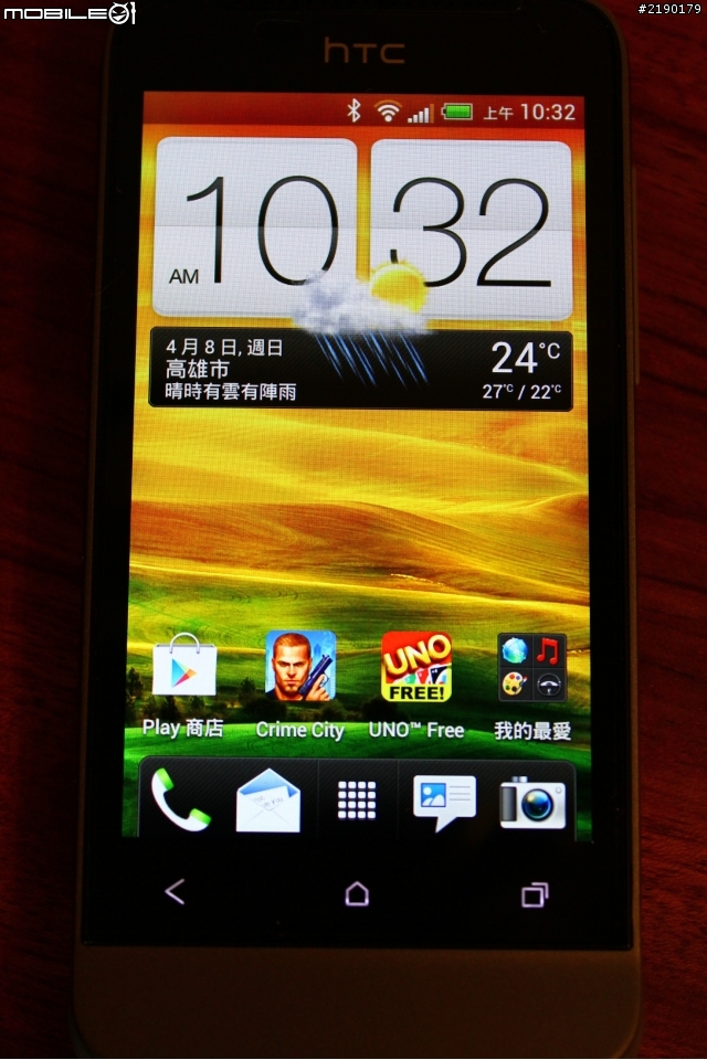 HTC 中階音樂、照相手機-ONE V