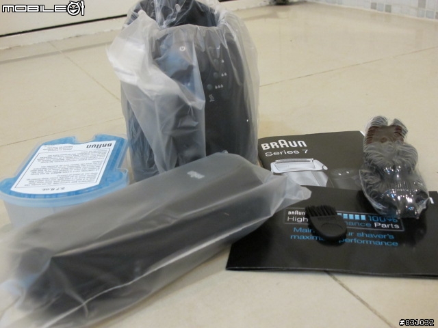 燦坤瘋館390cc氣到我之百靈牌Braun Shaver Series7 790cc-4開箱!