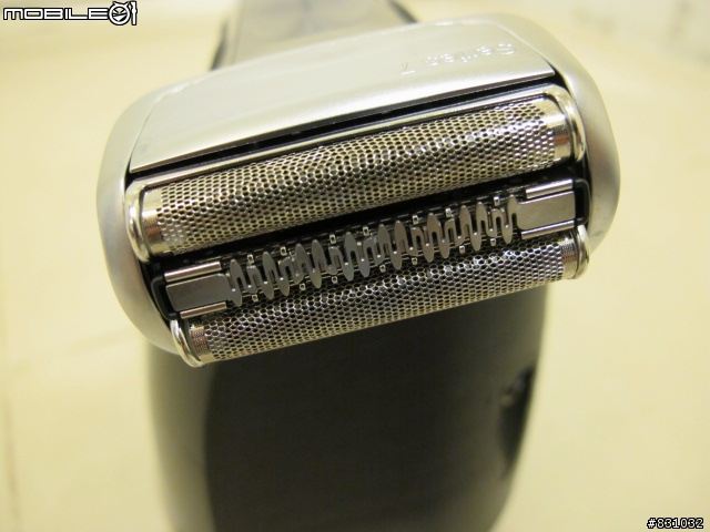 燦坤瘋館390cc氣到我之百靈牌Braun Shaver Series7 790cc-4開箱!