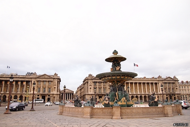 【西西分享】法國DAY6-巴黎Paris(艾菲爾鐵塔、羅浮宮、塞納河、協和廣場)