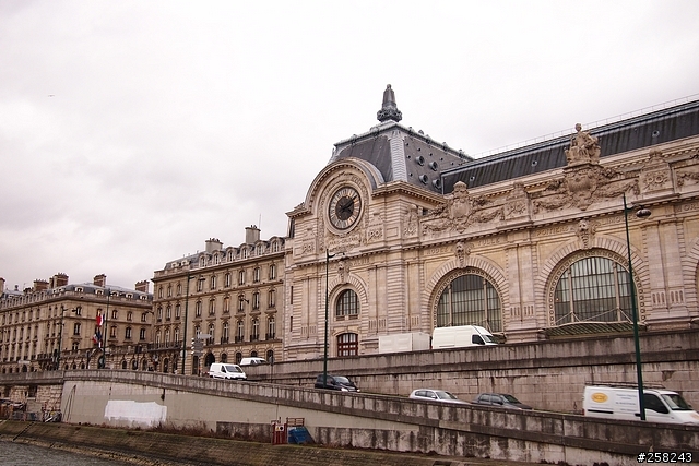 【西西分享】法國DAY6-巴黎Paris(艾菲爾鐵塔、羅浮宮、塞納河、協和廣場)