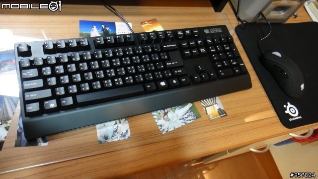 ZOWIE CELERITAS、EC1 EVO、STEELSERIES QcK mass 三開