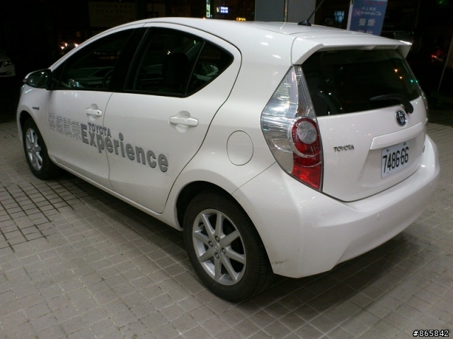 Prius C 試駕心得分享....親身體驗PriusC循跡與動態穩定作動(與Yairs比較分析)文長請小心!!!