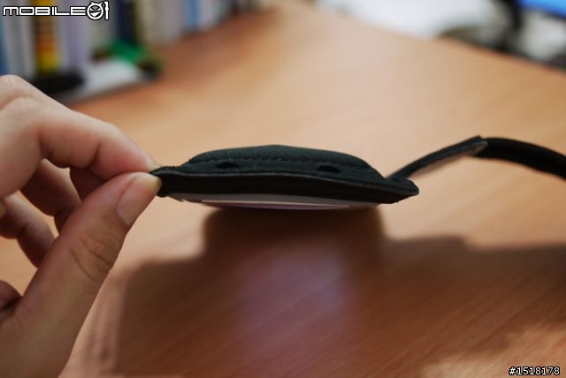 3GS 與Tunewear JOGJACKET 改版運動臂帶開箱合體, 同場加映hTC ONE X來合體