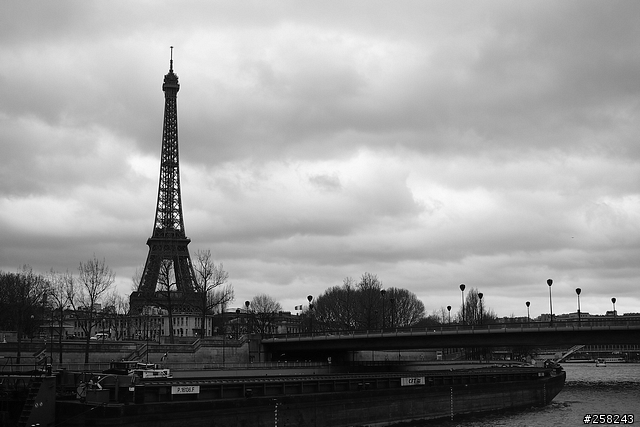 【西西分享】法國DAY6-巴黎Paris(艾菲爾鐵塔、羅浮宮、塞納河、協和廣場)