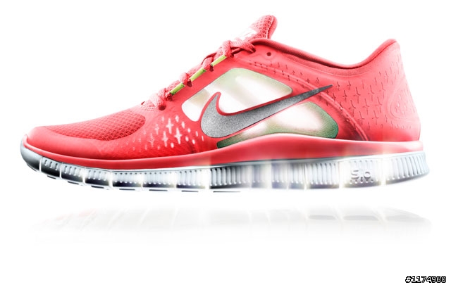 【宛如赤足 馳騁自如】NIKE FREE RUN+ 3跑鞋測試,體驗赤足靈活感!