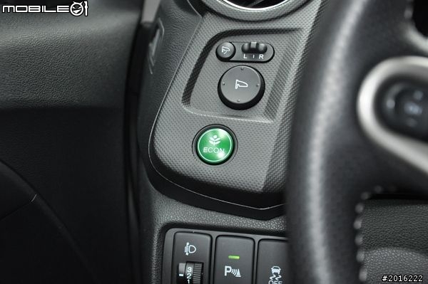 油漲不停~開完TOYOTA 來去HONDA開開Insight試乘體驗