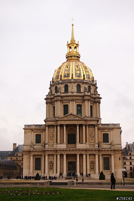 【西西分享】法國DAY6-巴黎Paris(艾菲爾鐵塔、羅浮宮、塞納河、協和廣場)