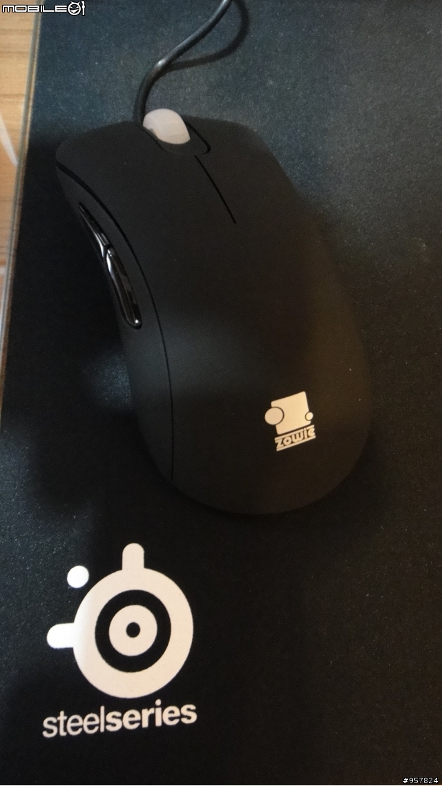 ZOWIE CELERITAS、EC1 EVO、STEELSERIES QcK mass 三開