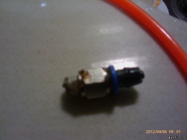 DIY車用環保氫氧燃料(HHO)省油器 !125cc機車安装完畢...測試中...需增購10A PWM!