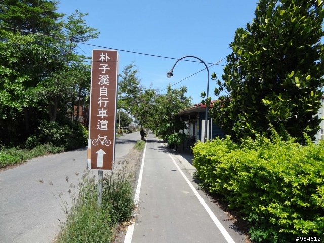 春末初夏 。風和日麗。嘉南平原。六腳東石。輕鬆鐵馬道