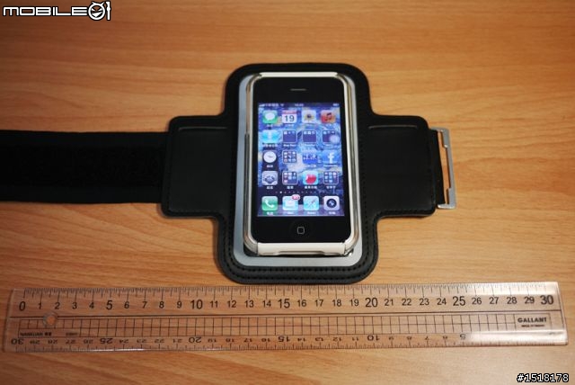 3GS 與Tunewear JOGJACKET 改版運動臂帶開箱合體, 同場加映hTC ONE X來合體