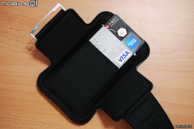 3GS 與Tunewear JOGJACKET 改版運動臂帶開箱合體, 同場加映hTC ONE X來合體