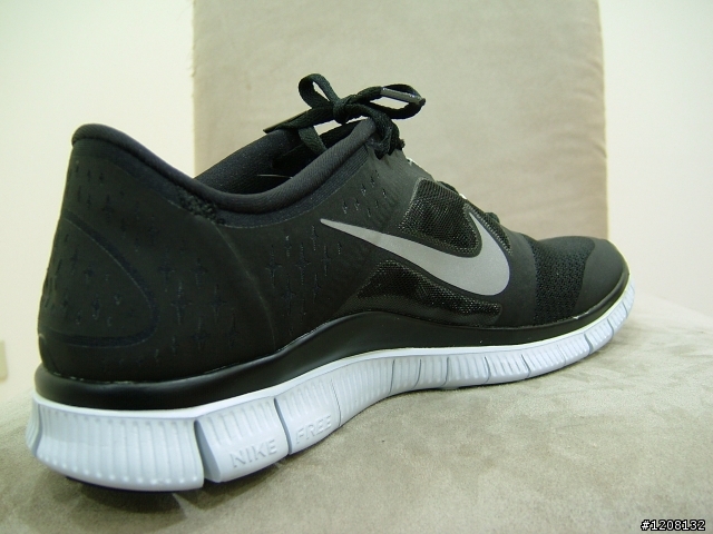 分享:全新赤足體驗 NIKE FREE RUN+ 3