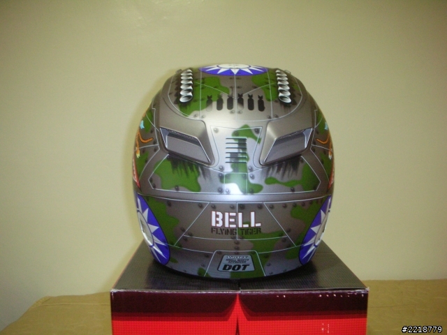 失心瘋購買記之3+1頂BELL安全帽開箱,半罩與3/4罩各1頂,全罩有2頂,再加上20年歷史的SHOEI與Arai