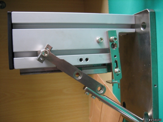 手工拉鍊包及短夾採用自製打孔器製作